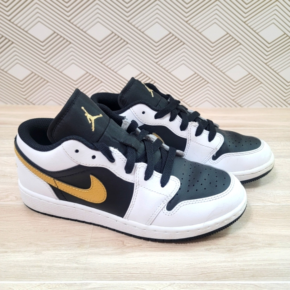 Air Jordan 1 Low Black and Gold, Grade School